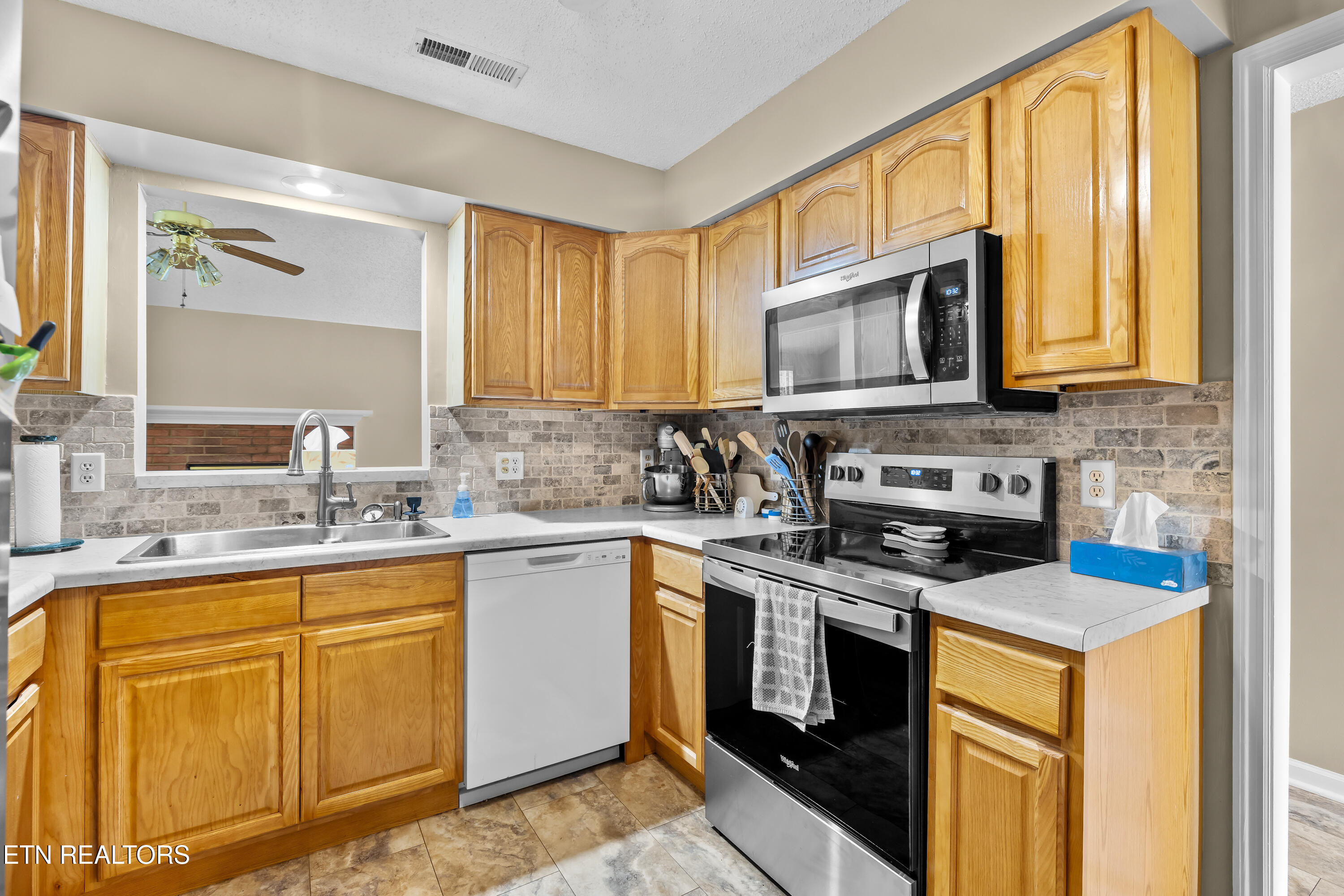 8015 Fenton Way Powell, TN 37849 - Photo 19 of 34 8015FentonWay-19