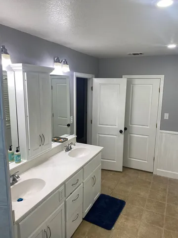 $380,000 | 931 Doole Street, Mason, TX 76856