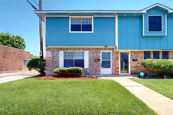 $1,550 | 210 West G Street, La Porte, TX 77571