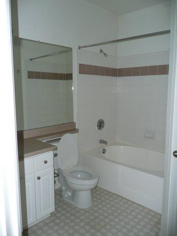 1701 East Colter Street, Unit 301 Phoenix, AZ 85016 - Photo 2 of 8 BATH