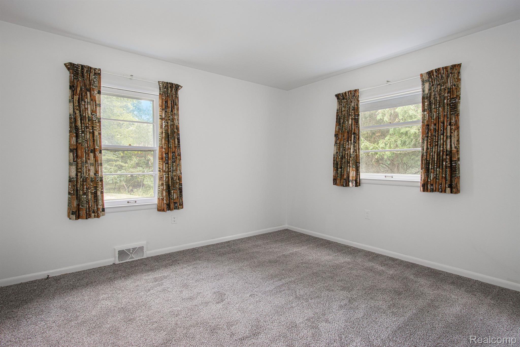 1324 Avon Circle West Rochester, MI 48309 - Photo 18 of 36 Gallery Image 18