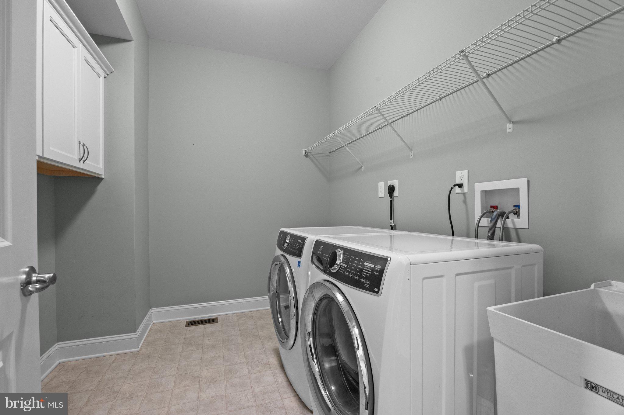 23 David Drive Newtown, PA 18940 - Photo 32 of 44 a utility room with dryer and washer