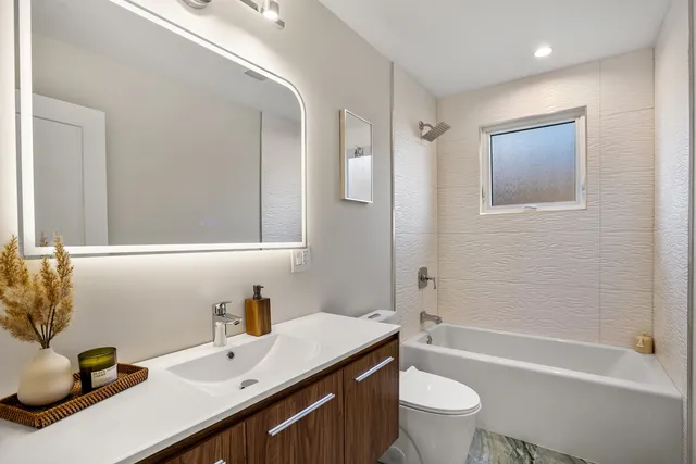 $949,900 | 5700 West Grace Street, Chicago, IL 60634