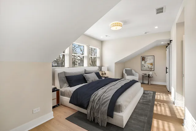 $949,900 | 5700 West Grace Street, Chicago, IL 60634