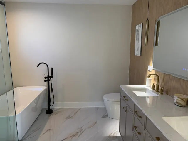 $949,900 | 5700 West Grace Street, Chicago, IL 60634