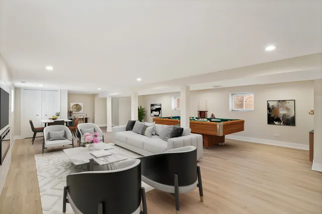 $949,900 | 5700 West Grace Street, Chicago, IL 60634