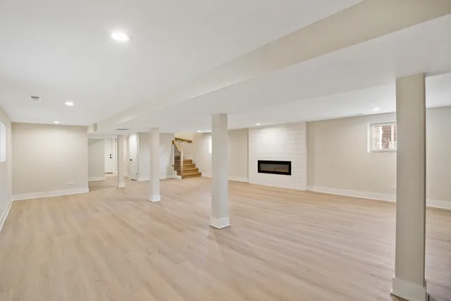 $949,900 | 5700 West Grace Street, Chicago, IL 60634