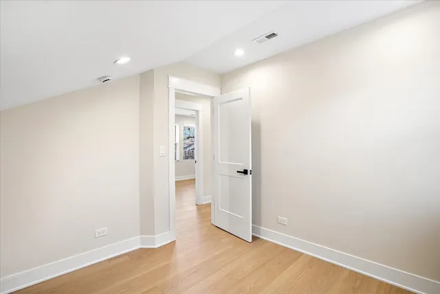 $949,900 | 5700 West Grace Street, Chicago, IL 60634