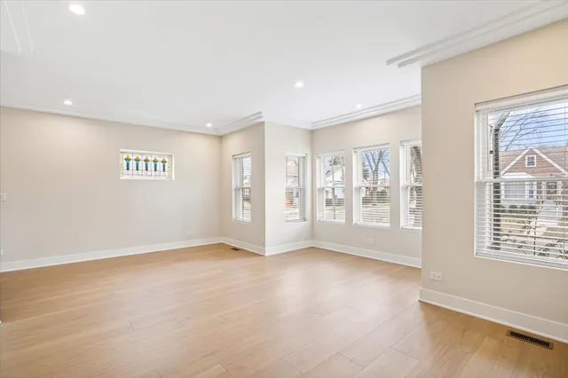 $949,900 | 5700 West Grace Street, Chicago, IL 60634