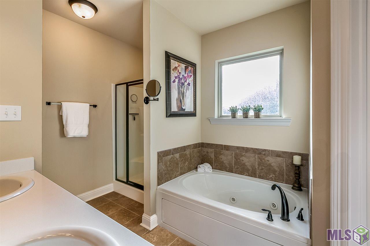 9335 Falling Oak Drive Baton Rouge, LA 70817 - Photo 18 of 27 Gallery Image 18