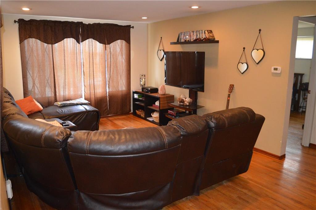 1012 Connor Road Pittsburgh, PA 15234 - Photo 6 of 19 Gallery Image 6