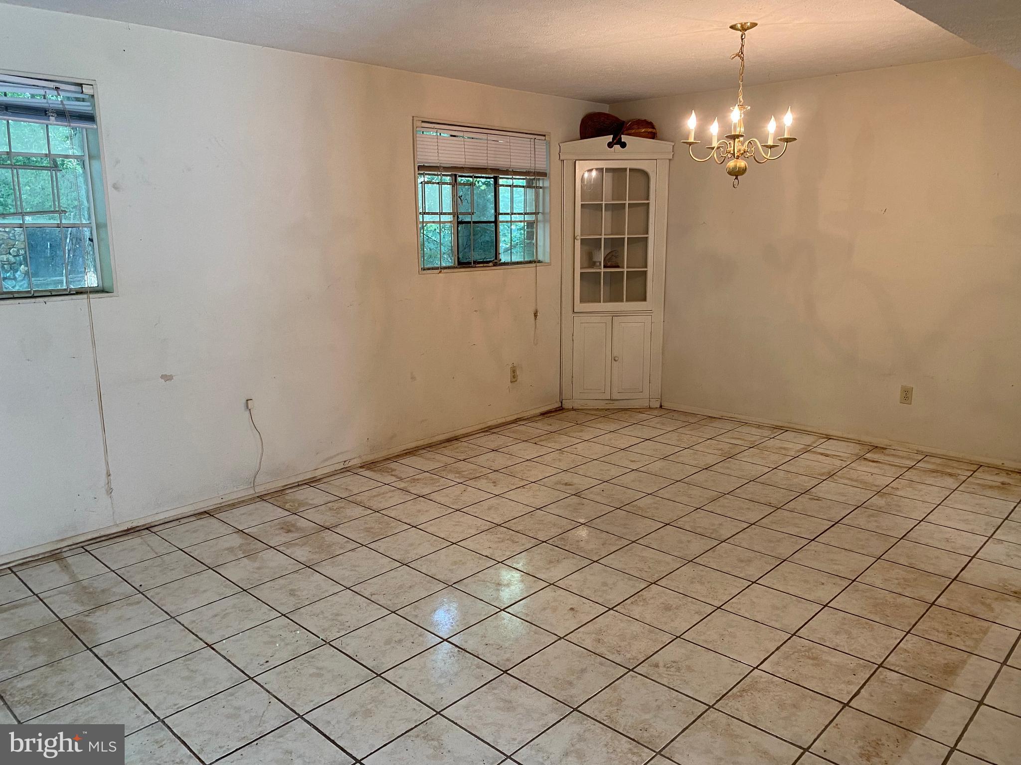 11703 Charles Road Silver Spring, MD 20906 - Photo 4 of 15 Dining room