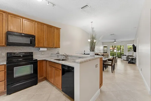 $2,450 | 8959 Sunnywood Place, Boca Raton, FL 33496