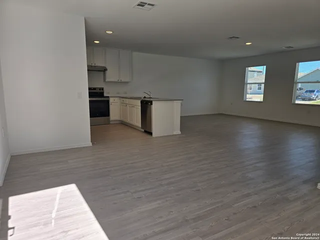 $1,650 | 13327 Laffoon Way, San Antonio, TX 78221