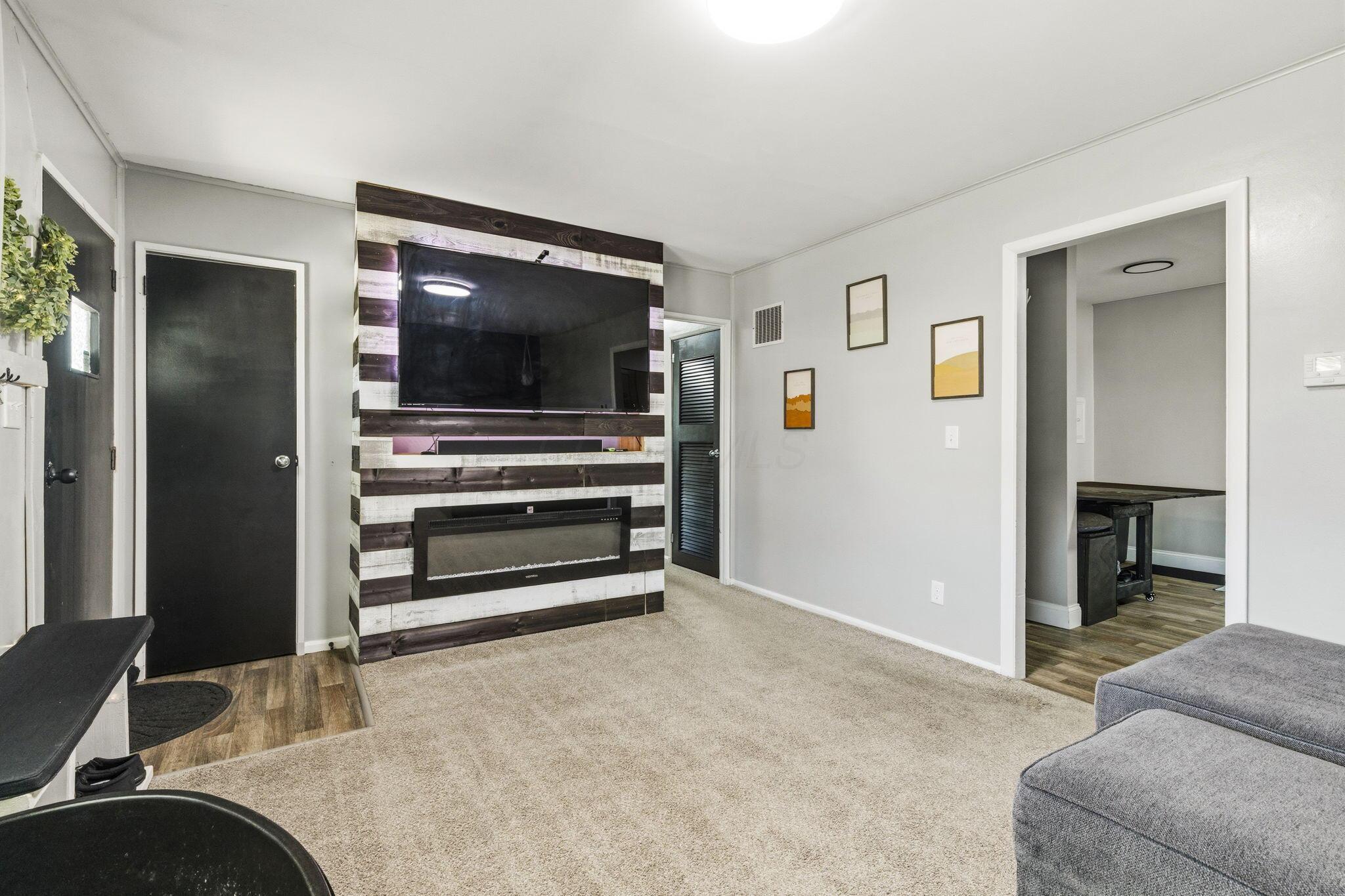 117 Dunmore Road Circleville, OH 43113 - Photo 5 of 21 2026-7-24 117 Dunmore Rd 014
