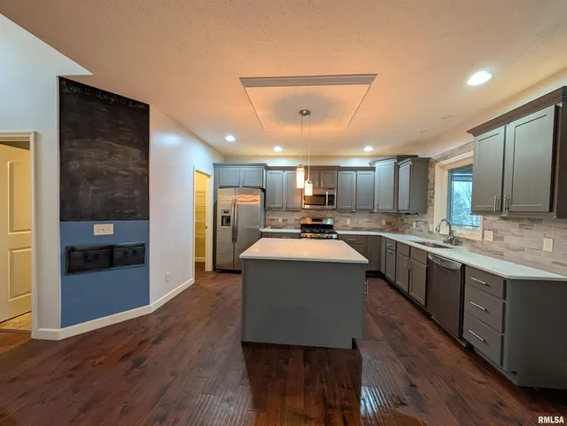 $409,900 | 2629 West Sesame Street, Dunlap, IL 61525