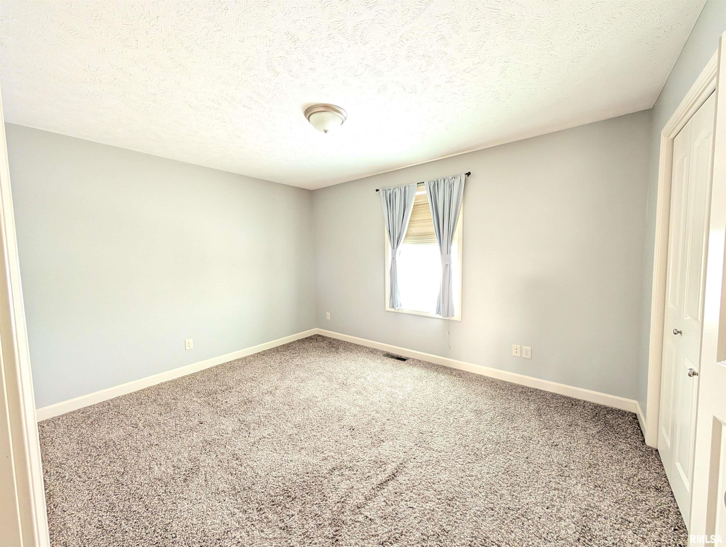 2629 West Sesame Street Dunlap, IL 61525 - Photo 33 of 80