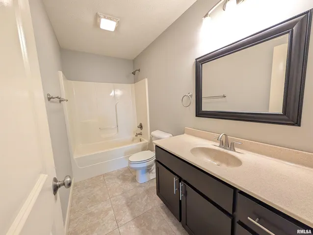 $409,900 | 2629 West Sesame Street, Dunlap, IL 61525