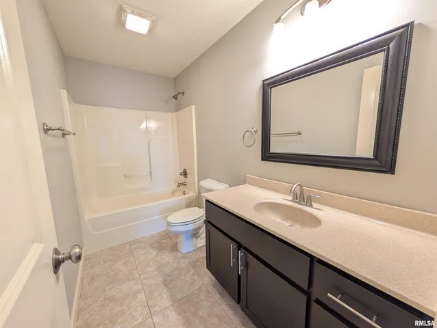 $409,900 | 2629 West Sesame Street, Dunlap, IL 61525