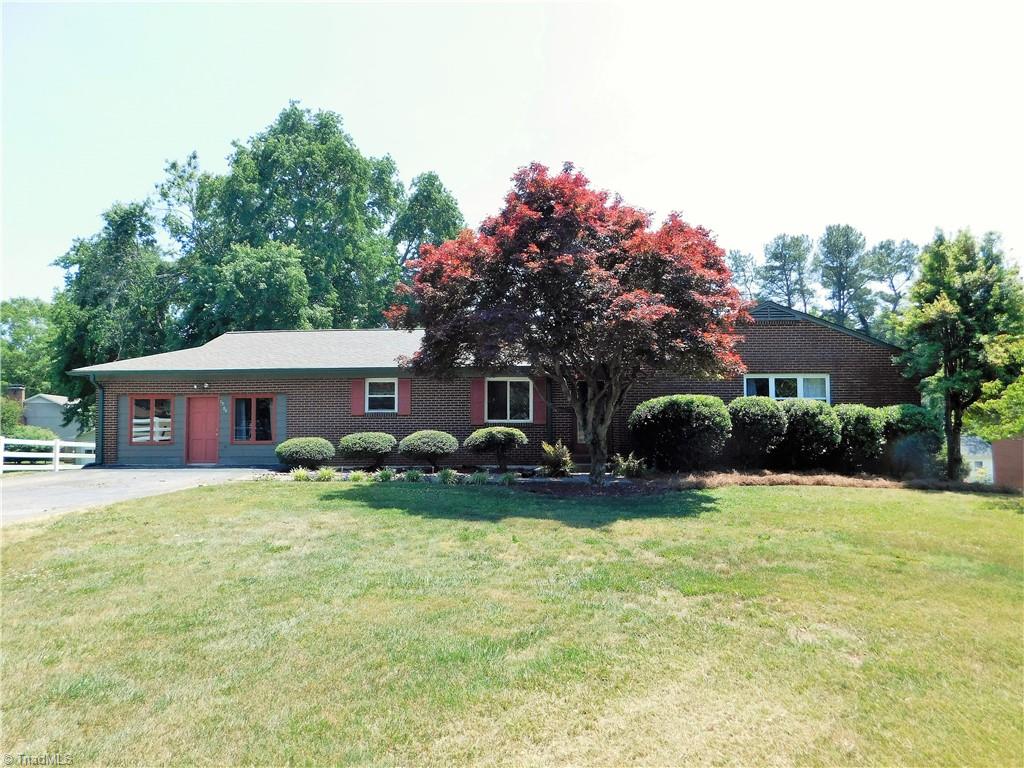 5984 Skylark Road Pfafftown, NC 27040 - Photo 1 of 22 Gallery Image 1