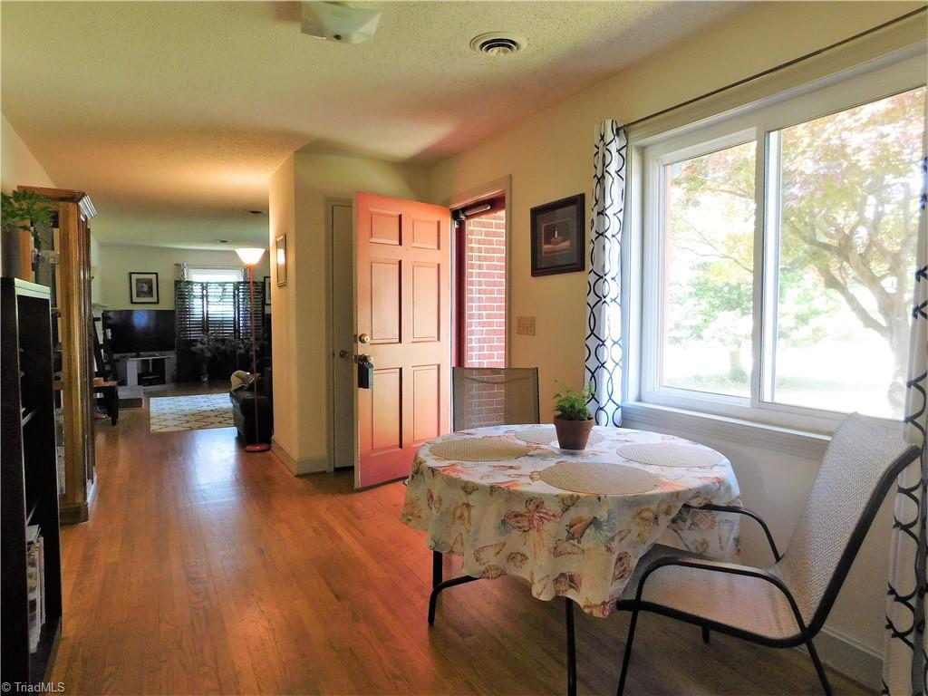 5984 Skylark Road Pfafftown, NC 27040 - Photo 3 of 22 Gallery Image 3