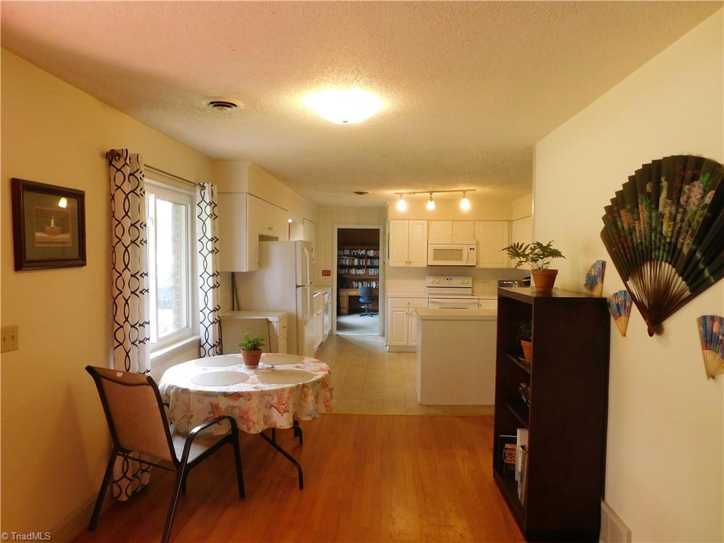 5984 Skylark Road Pfafftown, NC 27040 - Photo 4 of 22 Gallery Image 4