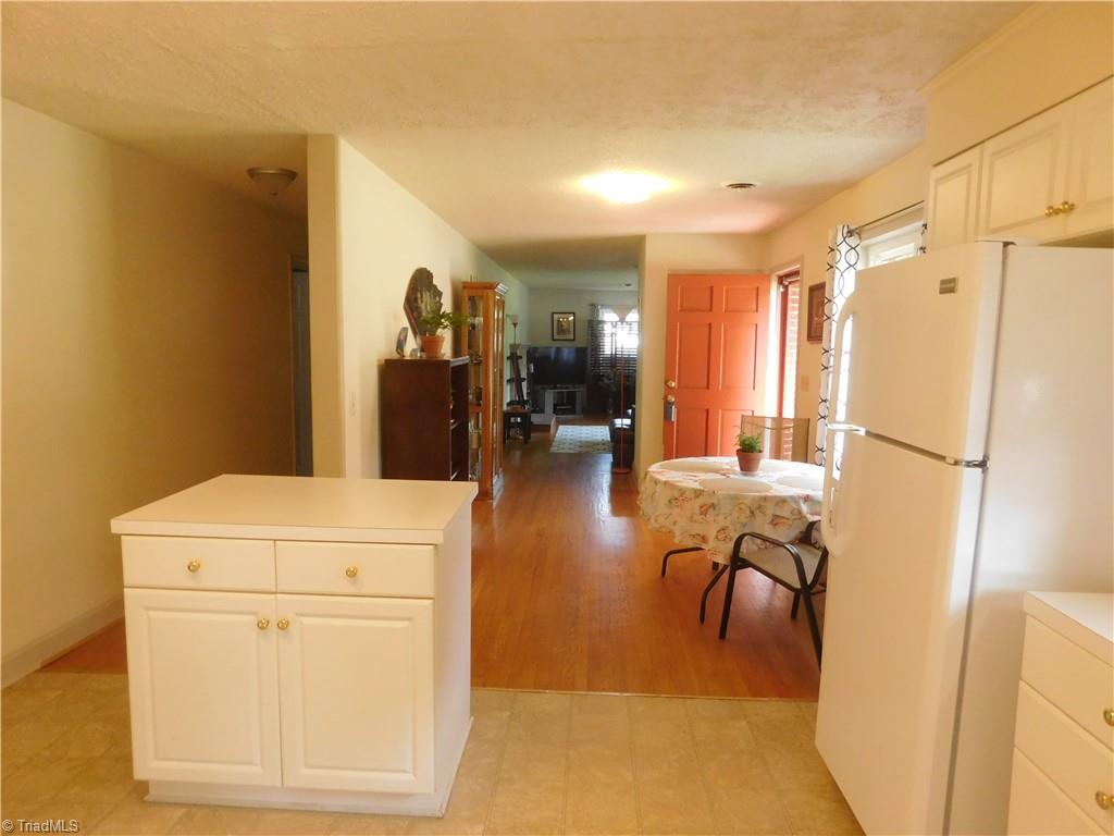 5984 Skylark Road Pfafftown, NC 27040 - Photo 7 of 22 Gallery Image 7