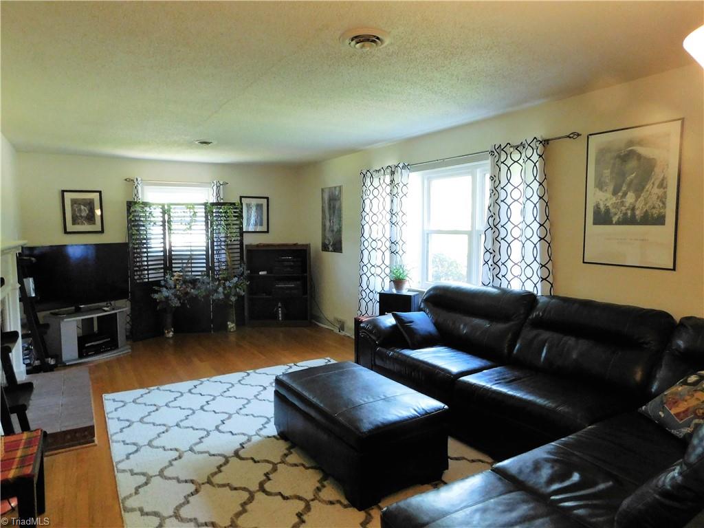 5984 Skylark Road Pfafftown, NC 27040 - Photo 9 of 22 Gallery Image 9