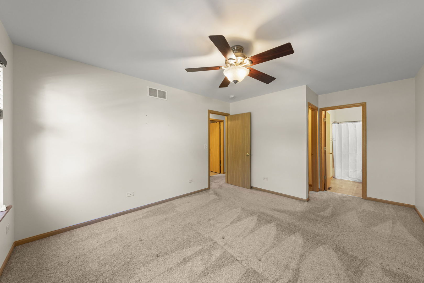 135 Azalea Circle Romeoville, IL 60446 - Photo 16 of 23 Gallery Image 16
