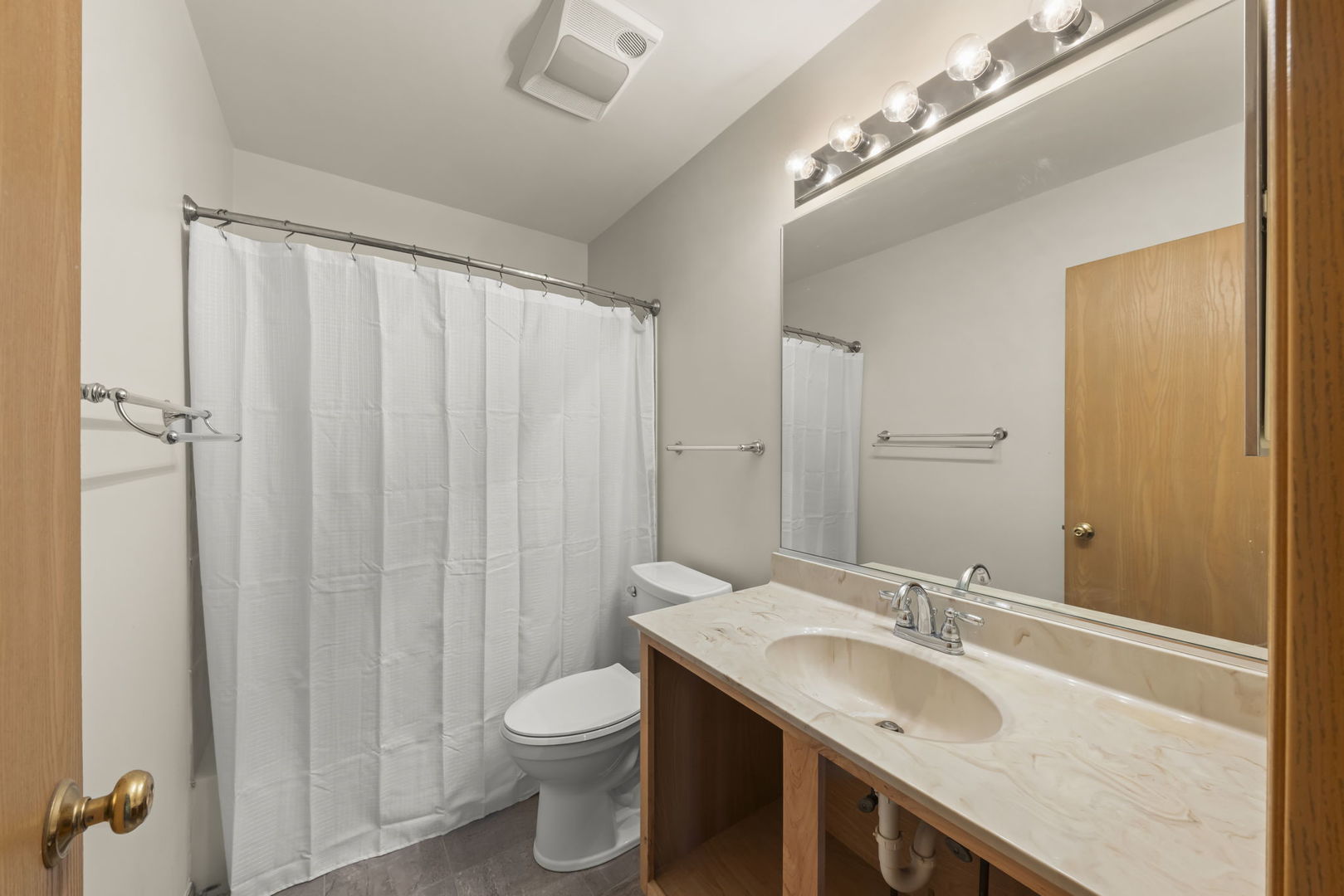 135 Azalea Circle Romeoville, IL 60446 - Photo 17 of 23 Gallery Image 17