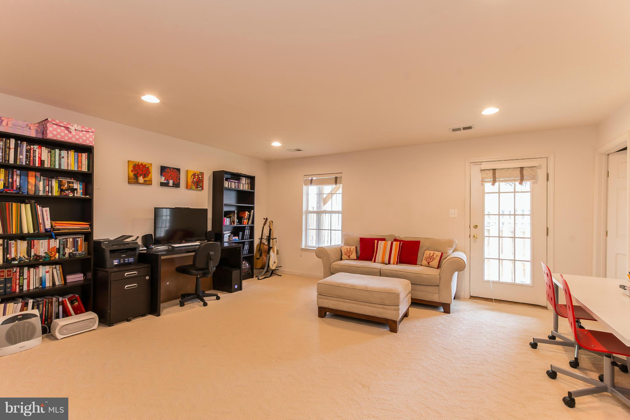 4163 Vernoy Hills Road Fairfax, VA 22033 - Photo 22 of 29 Rec Room