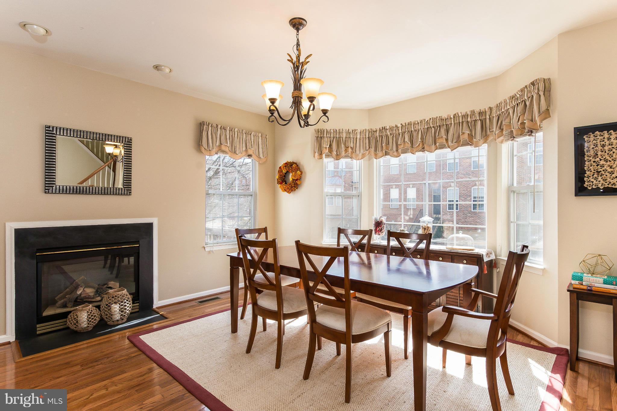 4163 Vernoy Hills Road Fairfax, VA 22033 - Photo 6 of 29 Dining Room