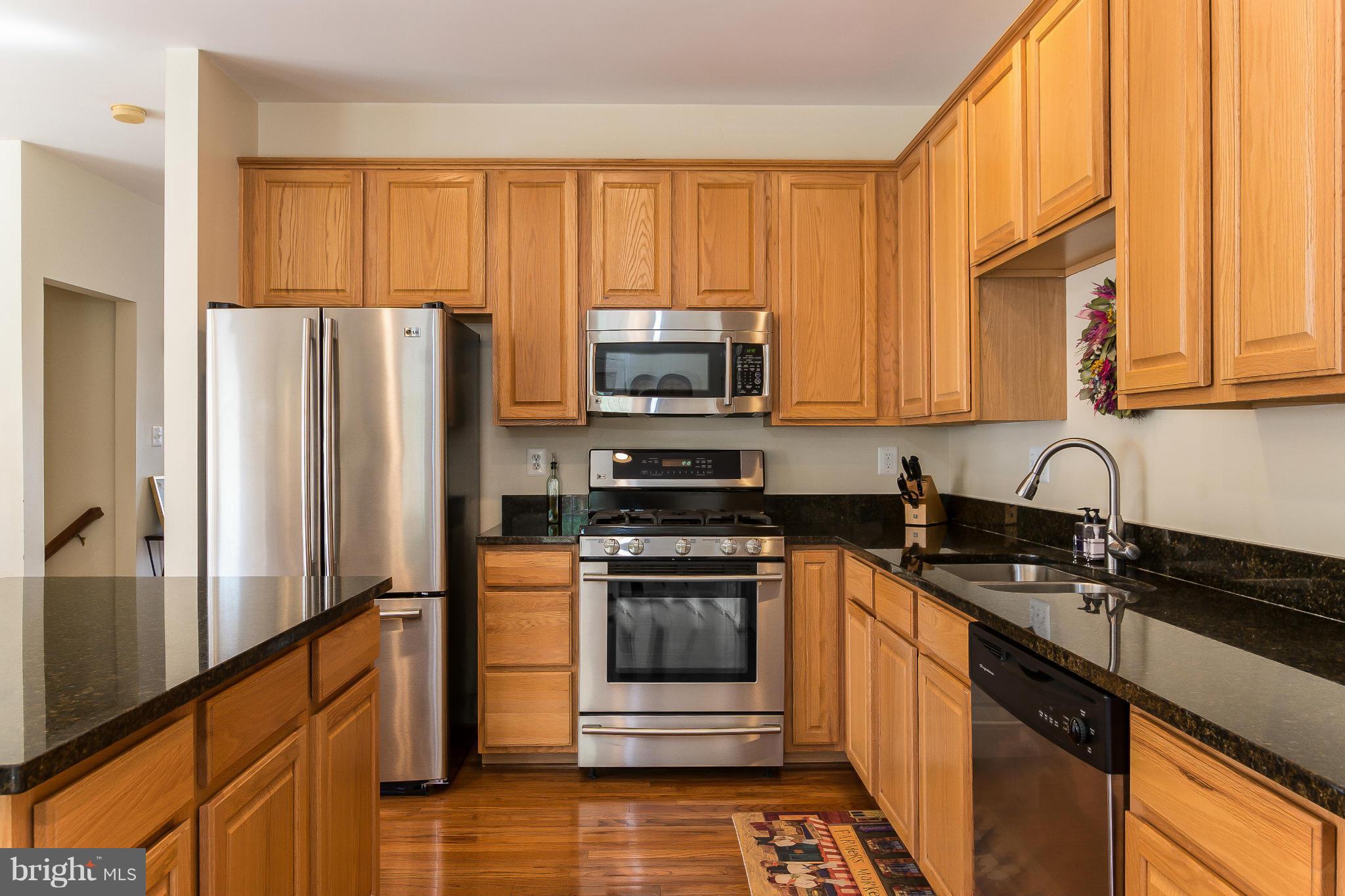 4163 Vernoy Hills Road Fairfax, VA 22033 - Photo 9 of 29 Kitchen