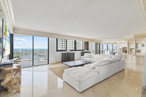 $6,000 | 20185 East Country Club Drive, Unit 901, Aventura, FL 33180