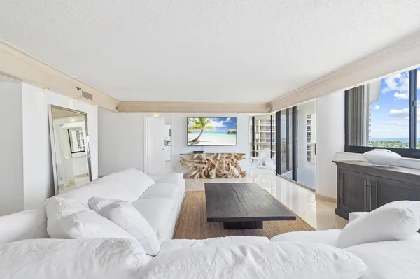 $6,000 | 20185 East Country Club Drive, Unit 901, Aventura, FL 33180