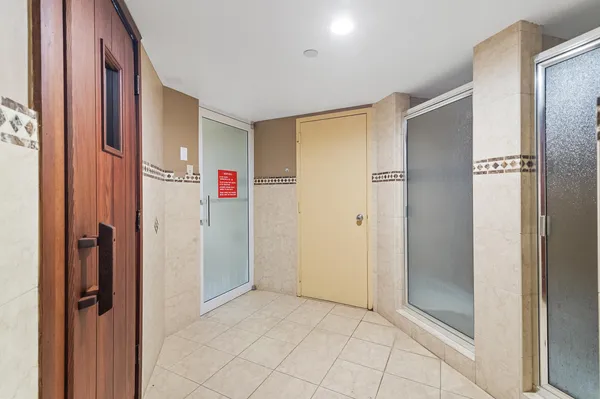 $6,000 | 20185 East Country Club Drive, Unit 901, Aventura, FL 33180