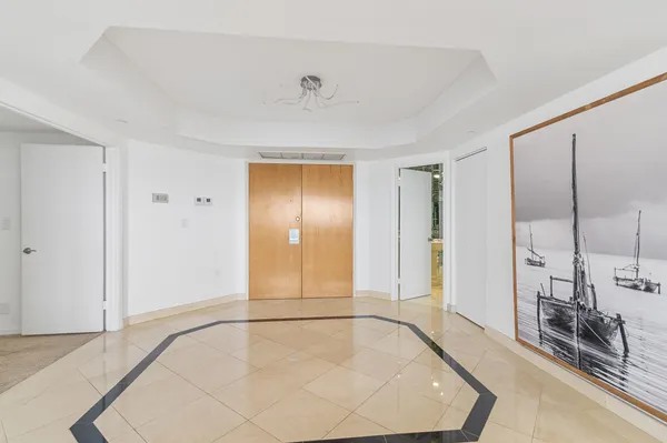 $6,000 | 20185 East Country Club Drive, Unit 901, Aventura, FL 33180