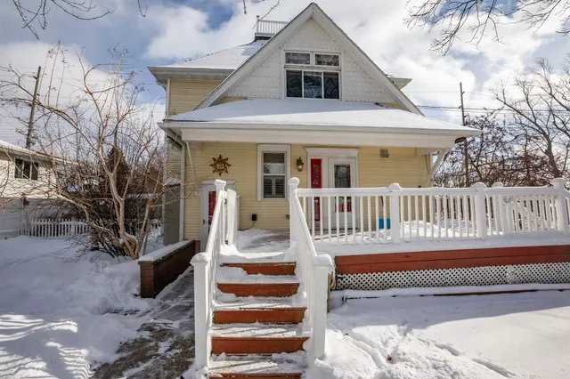 $494,000 | 214 South 8th Street, Mount Horeb, WI 53572