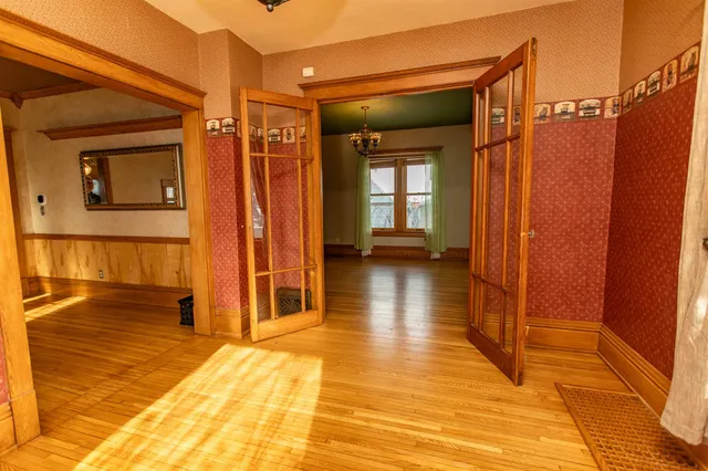 $494,000 | 214 South 8th Street, Mount Horeb, WI 53572