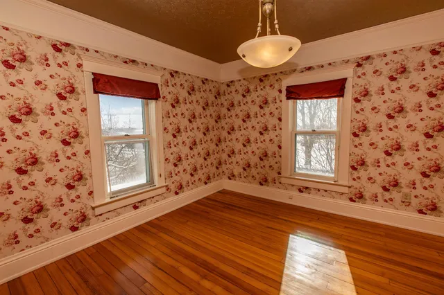 $494,000 | 214 South 8th Street, Mount Horeb, WI 53572