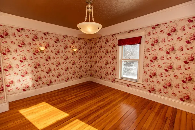 $494,000 | 214 South 8th Street, Mount Horeb, WI 53572