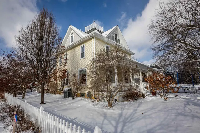 $494,000 | 214 South 8th Street, Mount Horeb, WI 53572