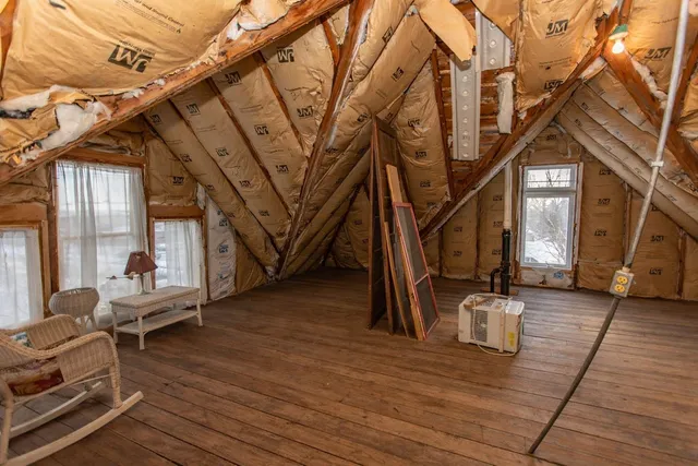 $494,000 | 214 South 8th Street, Mount Horeb, WI 53572