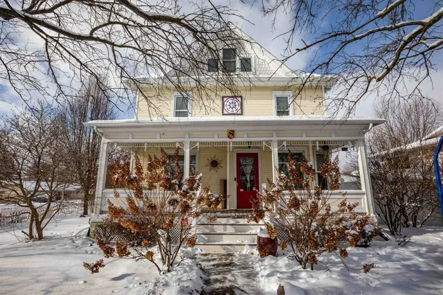 $494,000 | 214 South 8th Street, Mount Horeb, WI 53572