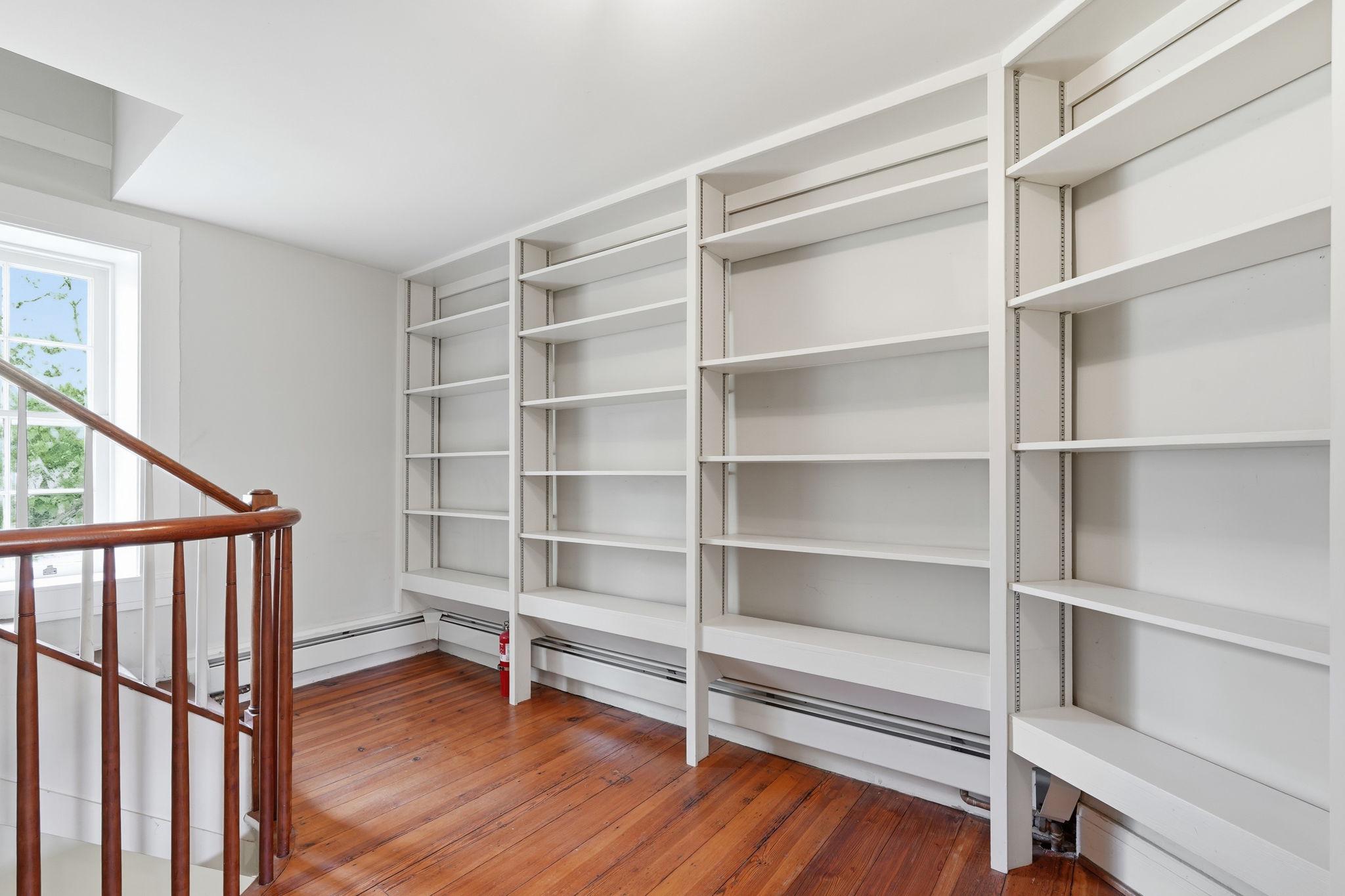 38863 Ridge Court Hamilton, VA 20158 - Photo 41 of 90 Upper Level landing