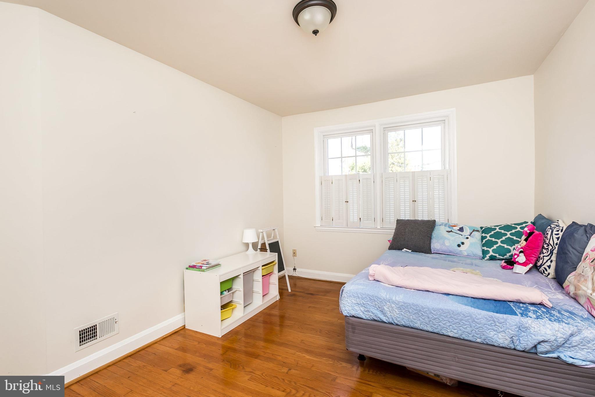 146 Dumbarton Road Baltimore, MD 21212 - Photo 17 of 32 Bedroom