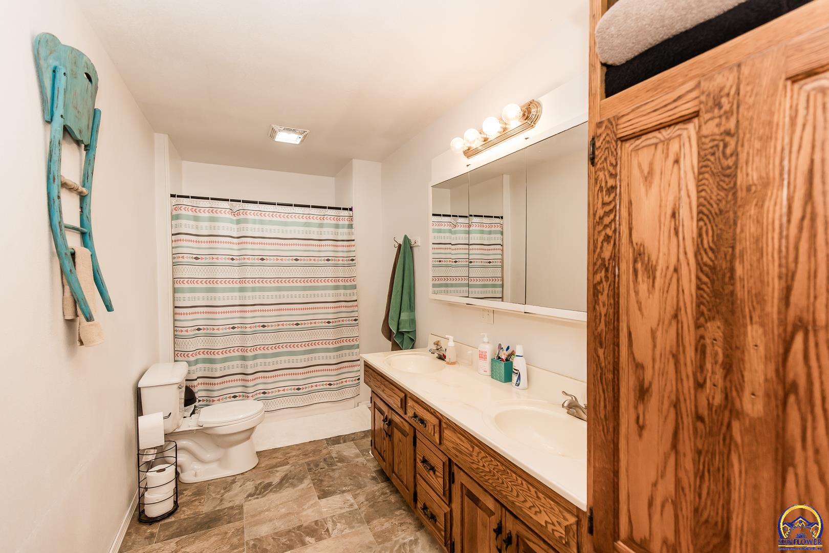 2626 Rd F Americus, KS 66835 - Photo 19 of 70