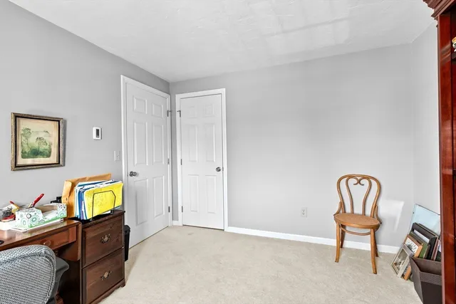 a view of livingroom with furniture