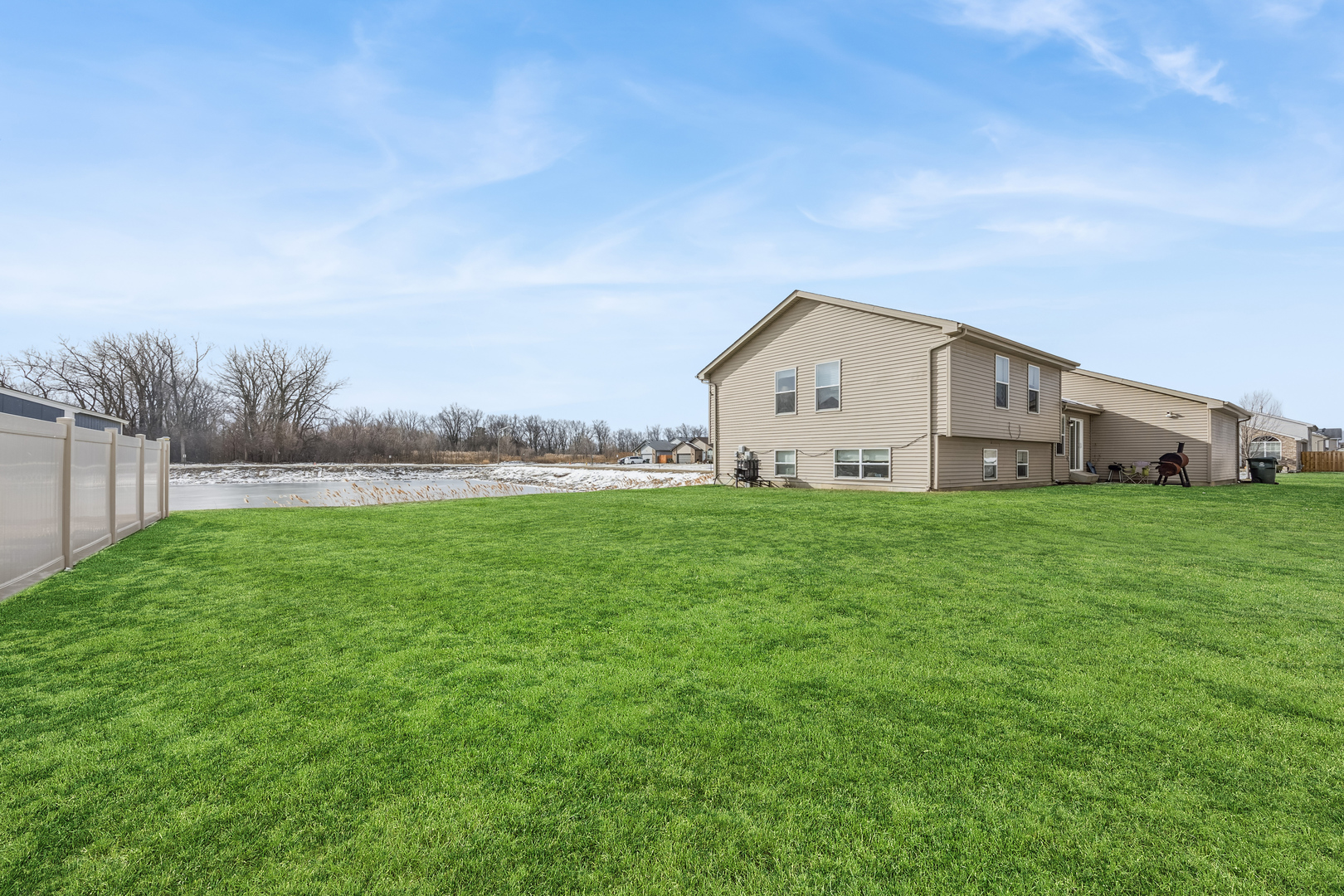 14925 Whipple Street Markham, IL 60428 - Photo 3 of 16 a view of a house with a big yard