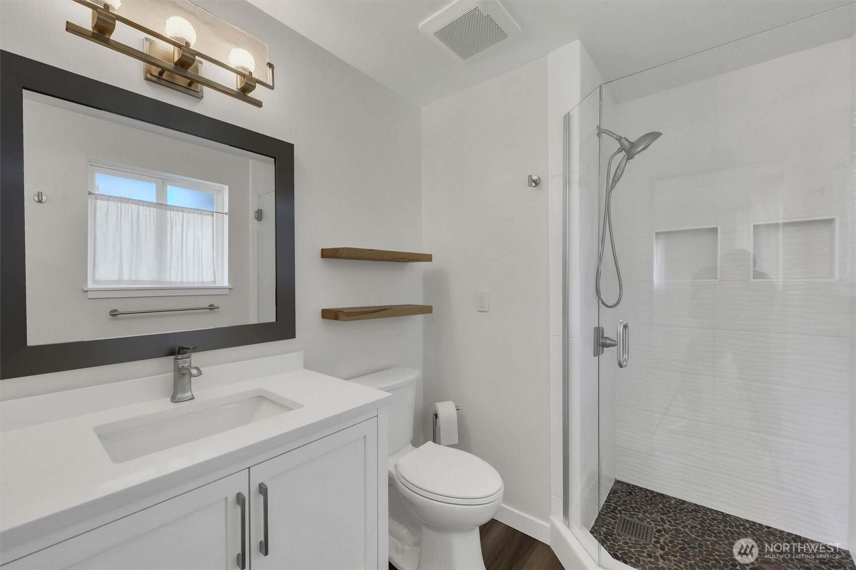 2102 Vine Road Brier, WA 98036 - Photo 19 of 40 Gallery Image 19